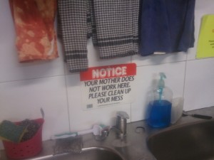 und einem Hostel, das versucht Reisende zu erziehen - Wolfi meint vermutlich vergebens